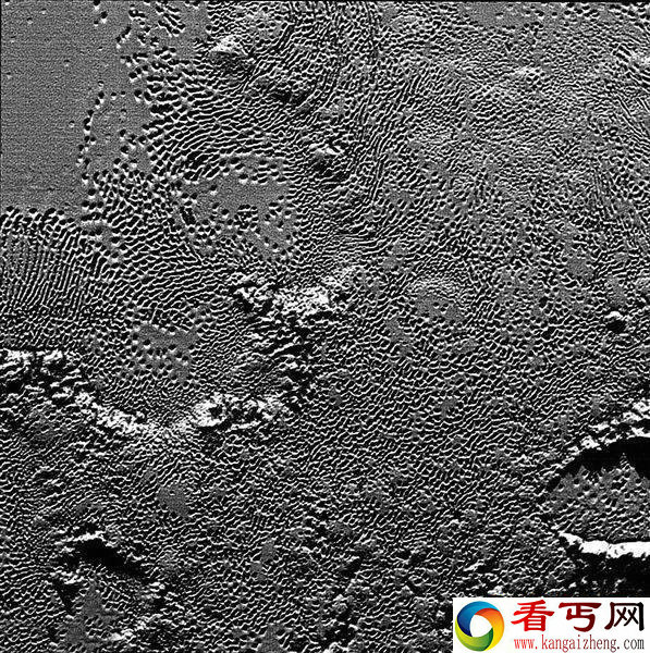 新视野号拍摄到冥王星表面“神秘蜗牛”