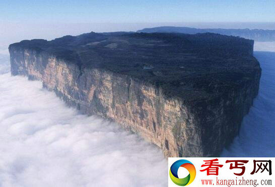 云端上失落的世界罗赖马山，攀登上山顶震撼风景