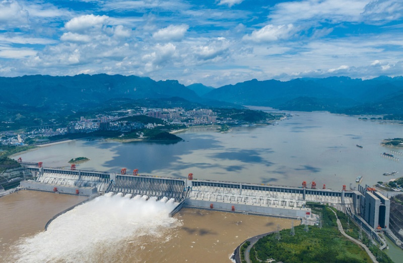 三峡水库泄洪竟冲出巨大水怪 三峡水库泄洪冲出巨大水怪事件