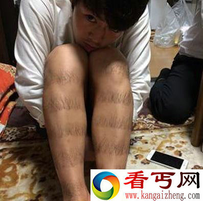 男生剃前卫腿毛一夕爆红网络 剃个腿毛竟也能成网红