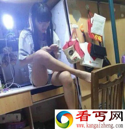 看完会流鼻血的美女们日常坐姿