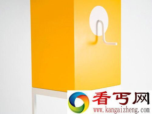 黄色方正储藏柜