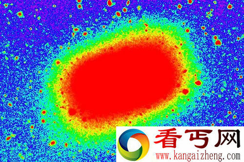 天文学家发现一个矩形星系 酷似祖母绿切割后的形状