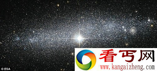 发现内部的恒星亮度极高 几乎可以数星星