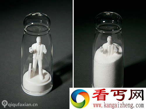 “负债累累”的盐和胡椒瓶 里面是个黑白两色雕塑
