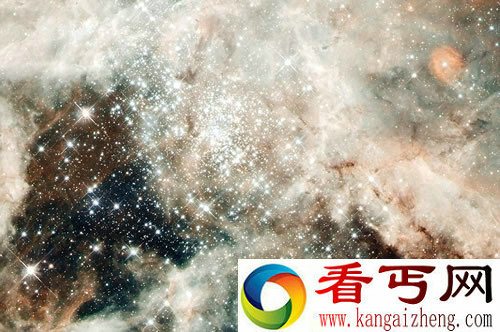 哈勃捕捉到蜘蛛星云中心“星爆” 数百万个年轻恒星组成