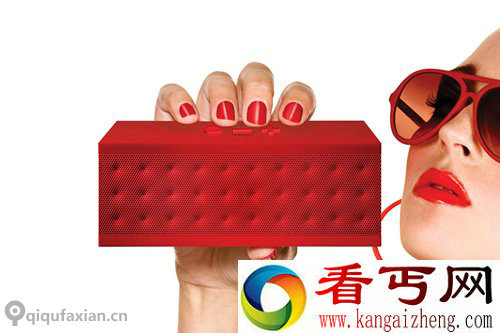 jambox 无线扬声器 外观设计绝对很惹眼