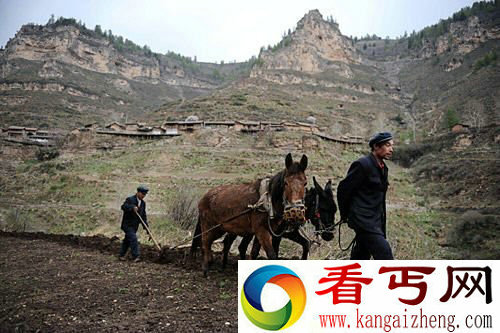 记者探访山西大山深处“悬空村”