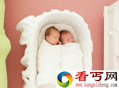 百慕大一“奇迹双胞胎”只隔8天出生