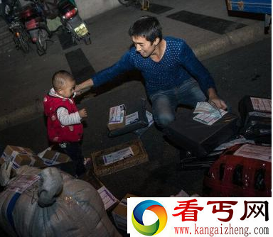 杭州快递小哥被盗万元货物 欲哭无泪时获正能量包裹
