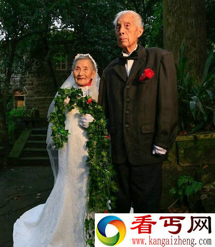 跨越时空的爱恋  老兵夫妇70年后同一地点拍婚纱