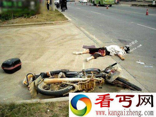 两女人遭遇惨烈车祸一死一伤 恐怖血腥（图）