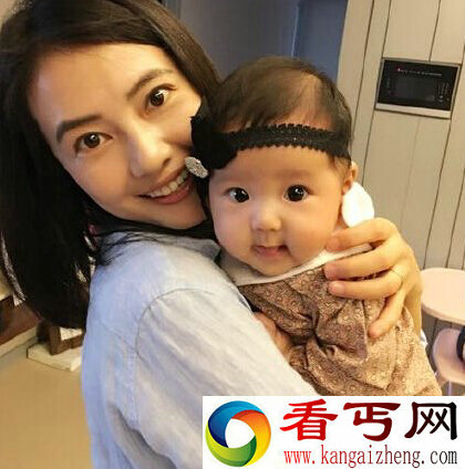 高圆圆认小咘咘为干女儿 晒照网友称画面太养眼