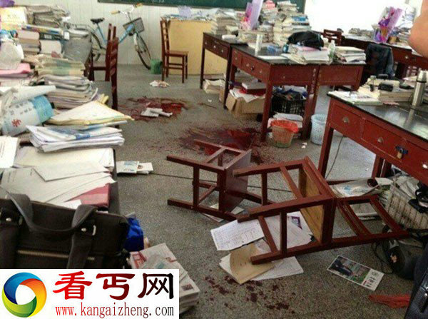 江西某中学学生因不满班主任管理将其捅死