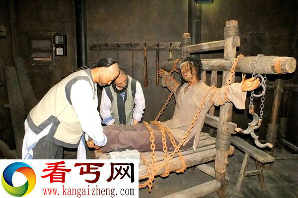 江苏举办中国古代刑具展 展示近两百种刑具