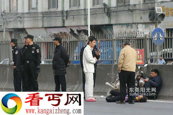 东莞女工横穿马路被摩托车撞飞