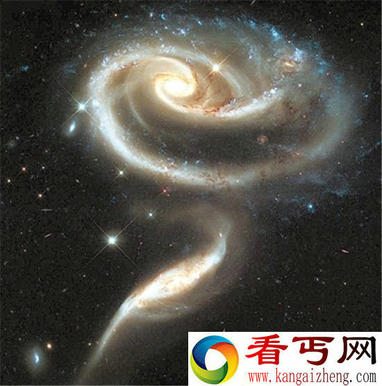 宇宙绝美照片公布震撼人心 天空有朵星系玫瑰