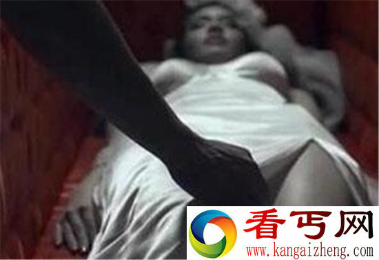 千年古墓僵尸作祟 盗墓贼强奸千年美女尸惨死