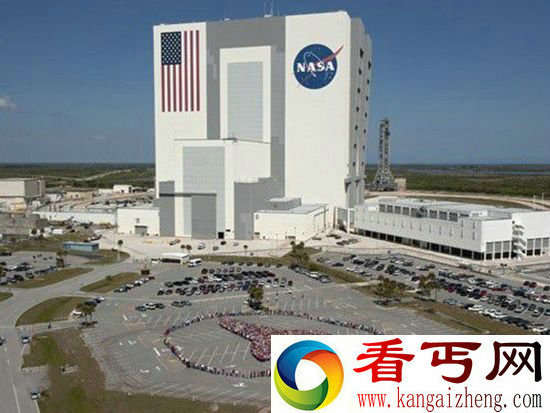 NASA拍下壮观三角座大星系 现实中的量天尺