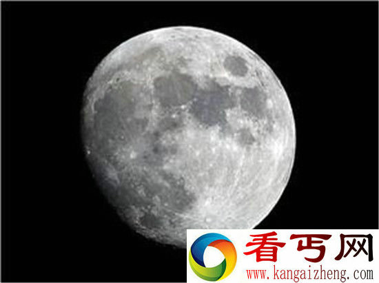 月球惊现不明飞行物 意外曝光外星人?