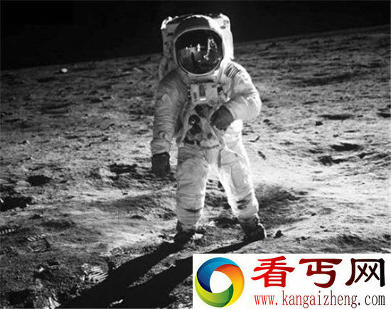 月球背面外星人基地曝光 曾有飞碟起落