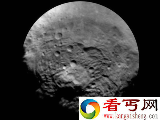 NASA发现灶神星神秘大峡谷 或曾是地球移民地