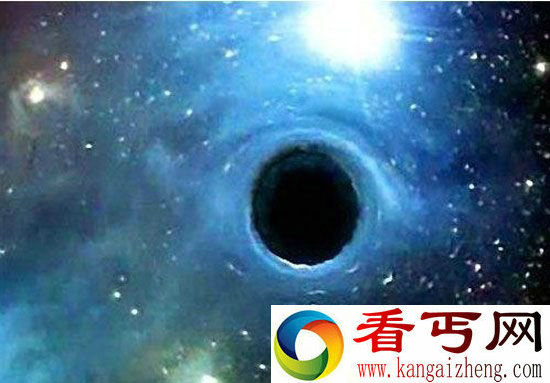 黑洞里面是什么？黑洞吃太阳撞坏奇点