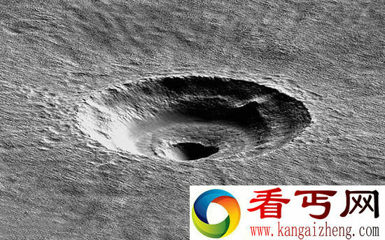 科学家揭晓火星“阶状陨坑”之谜 远古陨星穿过形成？