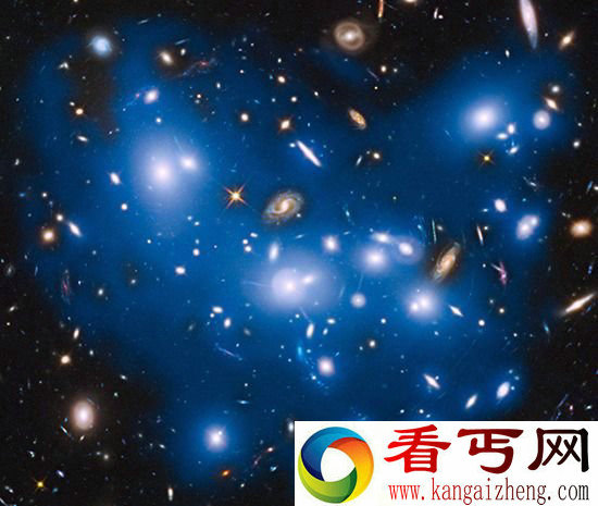 NASA哈勃望远镜拍摄到死亡星系的“幽灵之光”