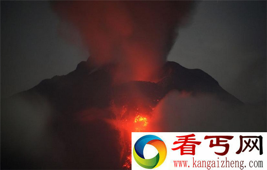 印尼火山连续喷发 堪比末日来临！