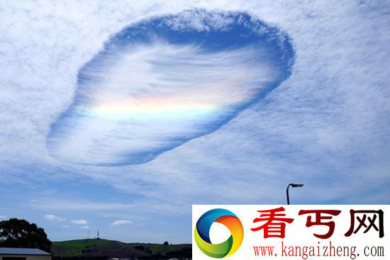 维多利亚吉普斯兰岛惊现 罕见雨幡洞云