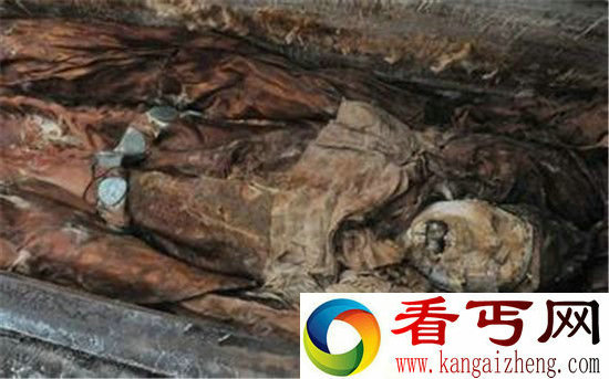 千年古墓挖出活女尸震惊全球 身份成迷！