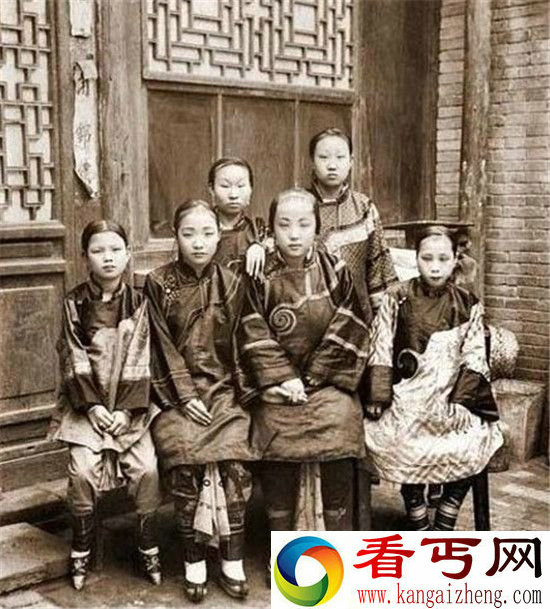 !古代封建社会下女子缠足