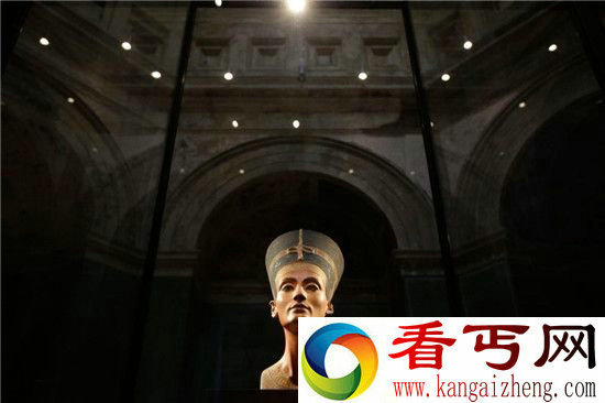 世界最美女人纳芙蒂蒂沉睡在埃及法老图坦卡蒙墓中