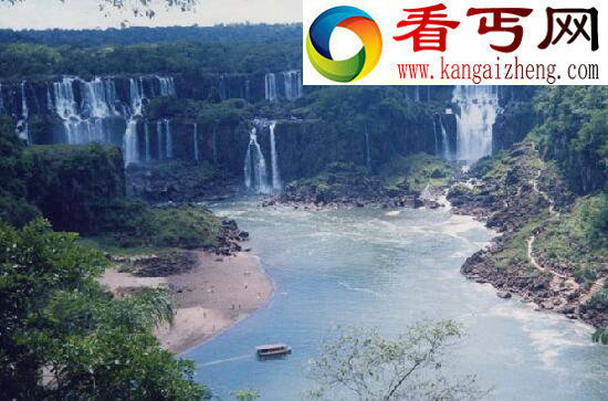世界上最大的平原，南美洲亚马逊平原(560万平方千米)