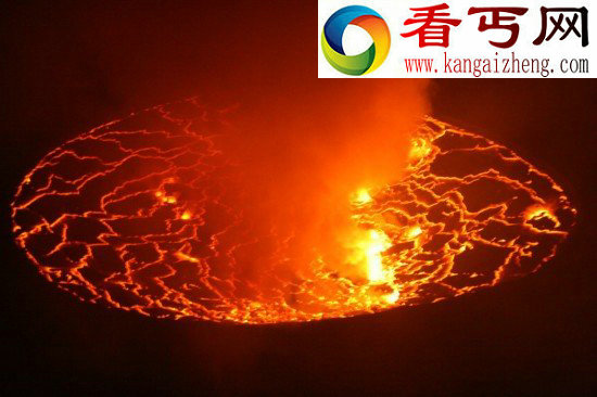 罕见熔岩迸发壮观景象