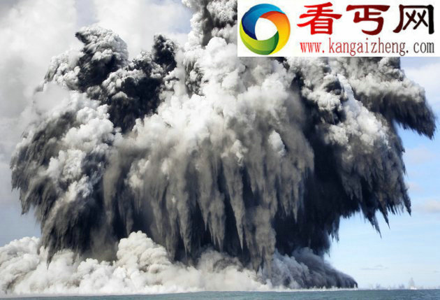 实拍海底火山的喷发奇观