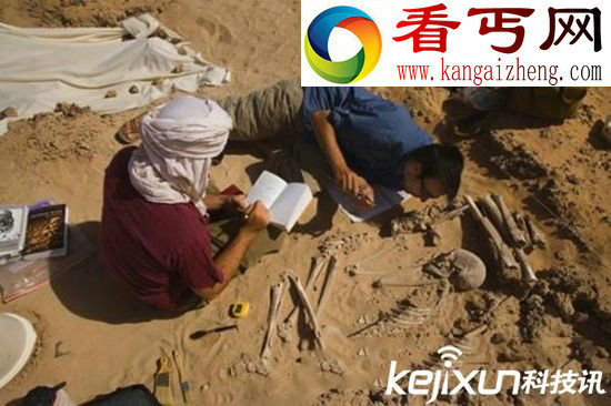 撒哈拉沙漠罕见“墓葬群”